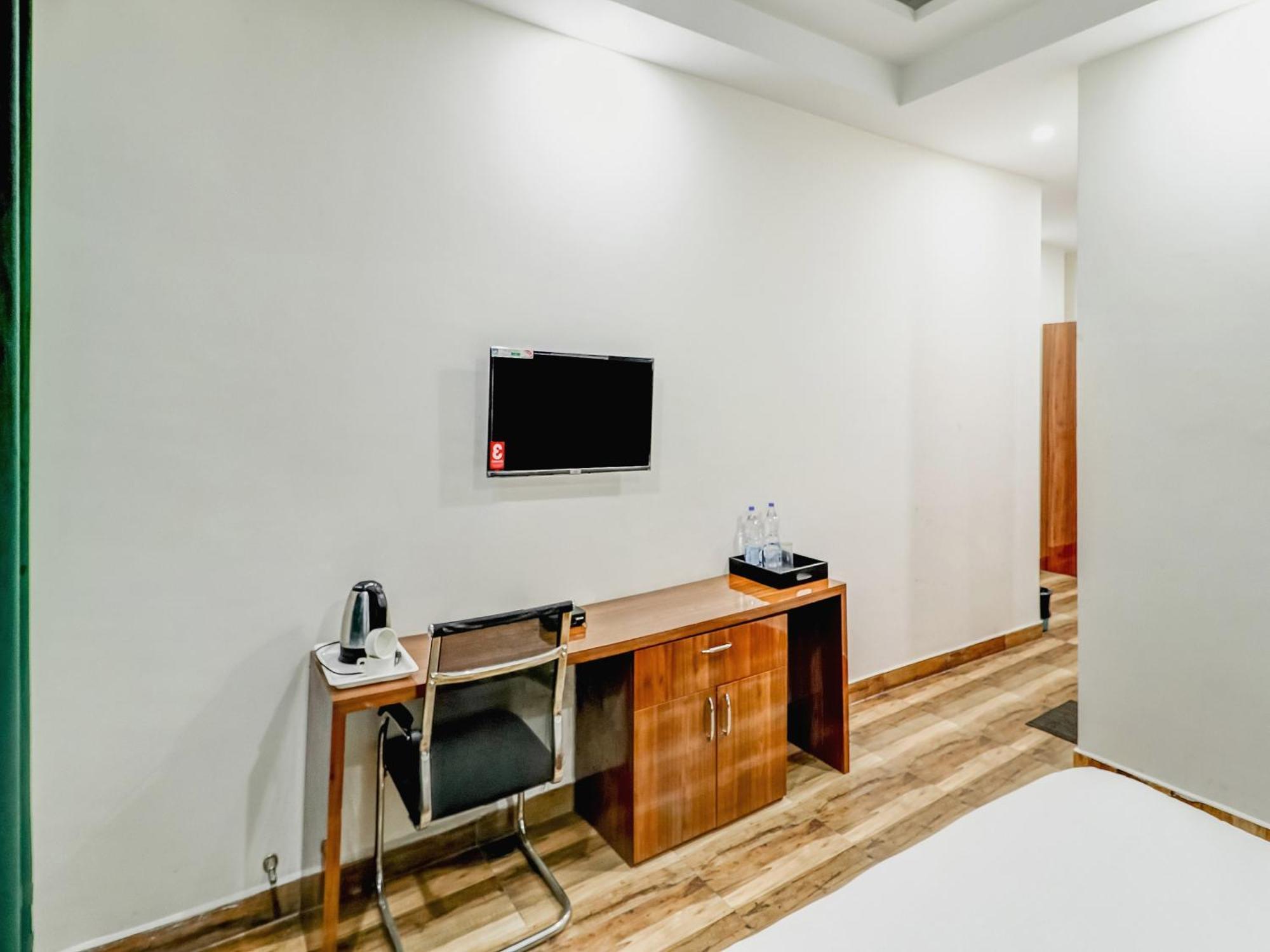 Hotel Townhouse Skylight Near Medanta Hospital Gurgaon Zewnętrze zdjęcie