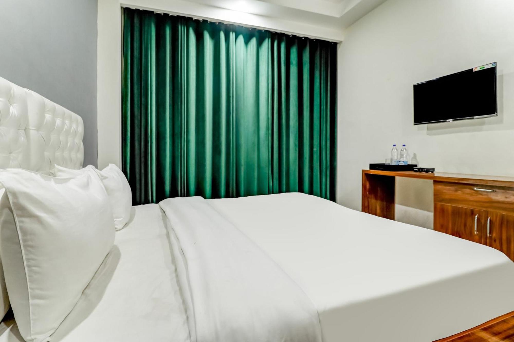 Hotel Townhouse Skylight Near Medanta Hospital Gurgaon Zewnętrze zdjęcie