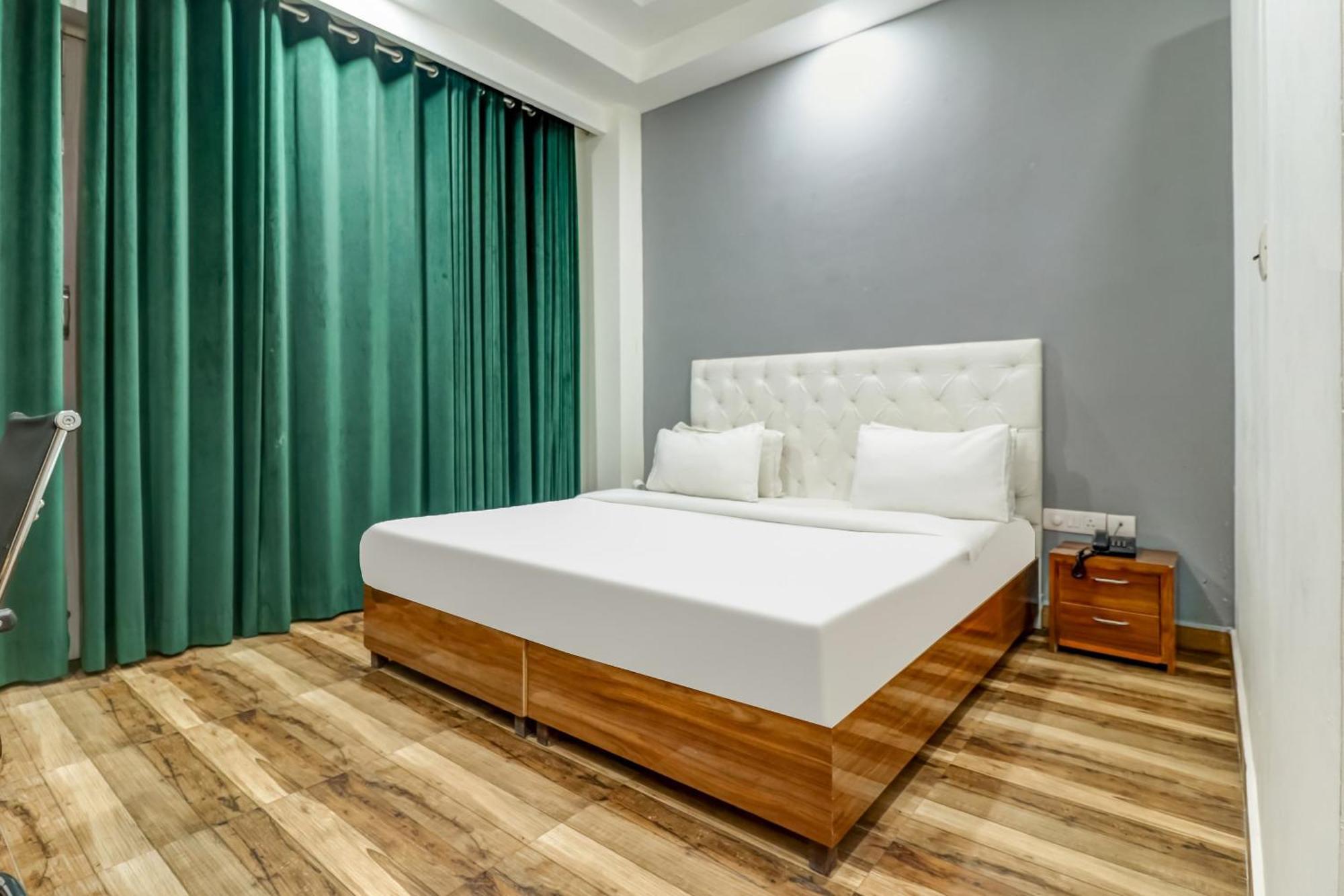 Hotel Townhouse Skylight Near Medanta Hospital Gurgaon Zewnętrze zdjęcie